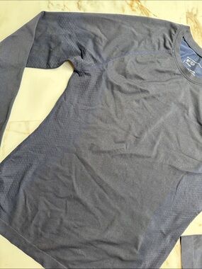 Figs Seamless Long Sleeve Underscrub Shirt Sz L Black Blue Doctor Nurse Medical